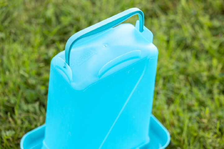 KERBL Kunststofftränke mit Standfüßen